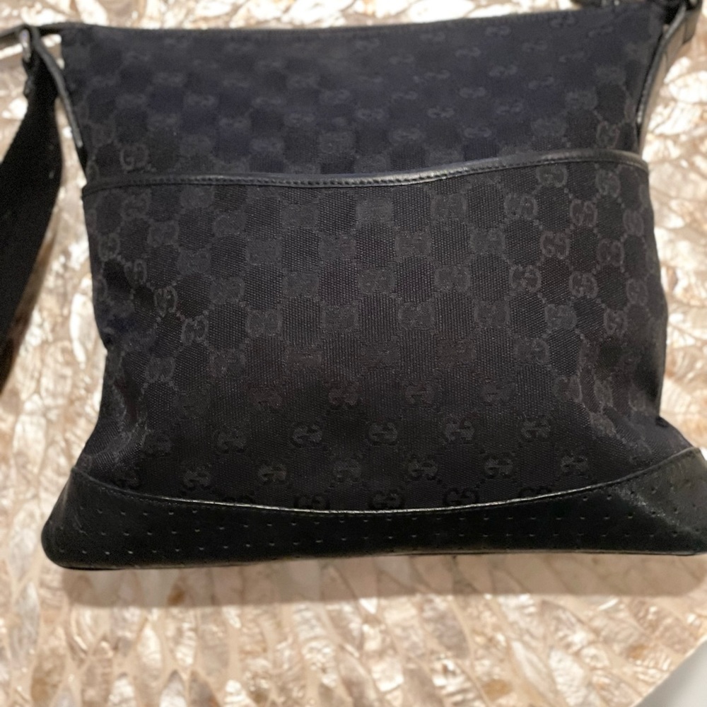 Gucci shoulder bag